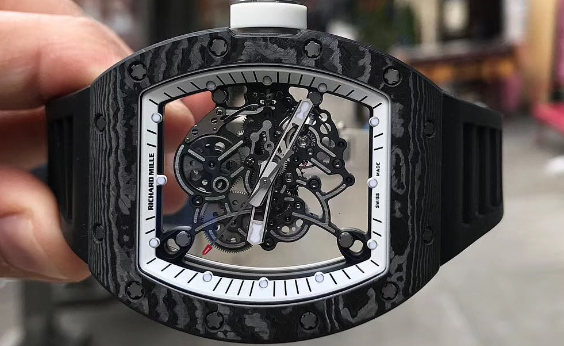 理查德米勒手表表盘变形的正确维修方法是什么？